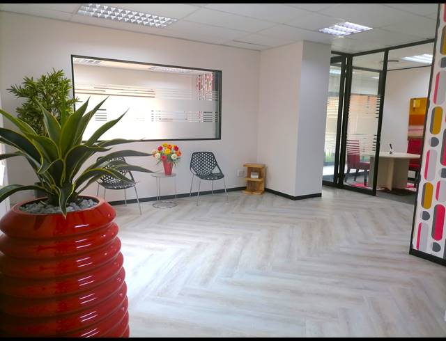 251M² CO-WORKING SPACE TO LET IN DIE HOEWES
